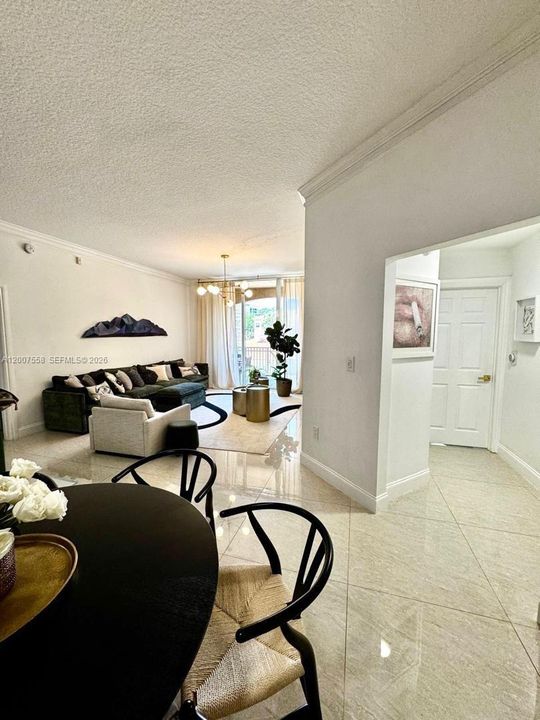 For Sale: $454,000 (2 beds, 2 baths, 1167 Square Feet)