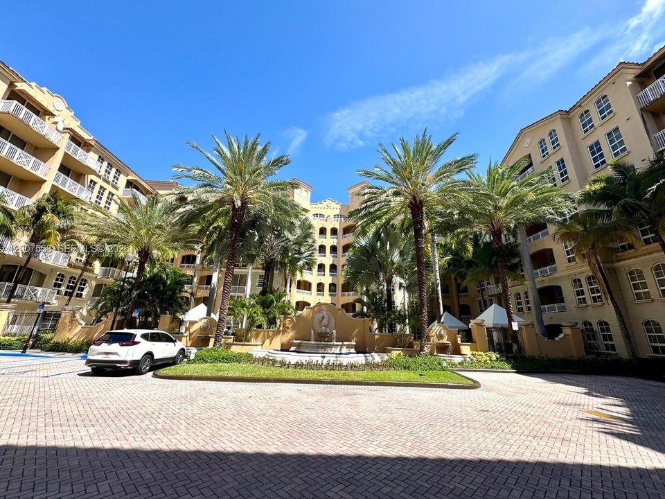 For Sale: $454,000 (2 beds, 2 baths, 1167 Square Feet)