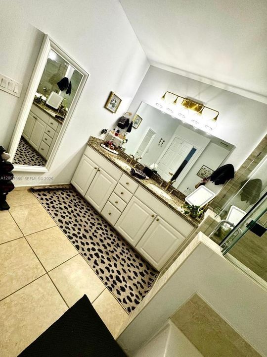 For Sale: $454,000 (2 beds, 2 baths, 1167 Square Feet)