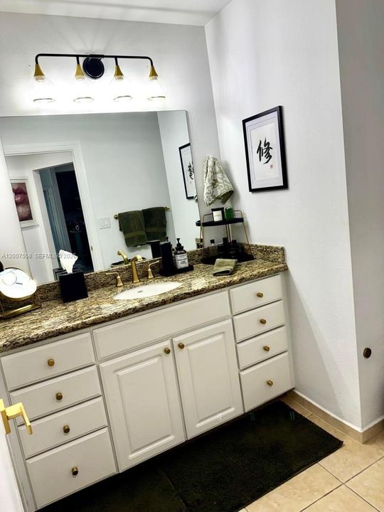 For Sale: $454,000 (2 beds, 2 baths, 1167 Square Feet)