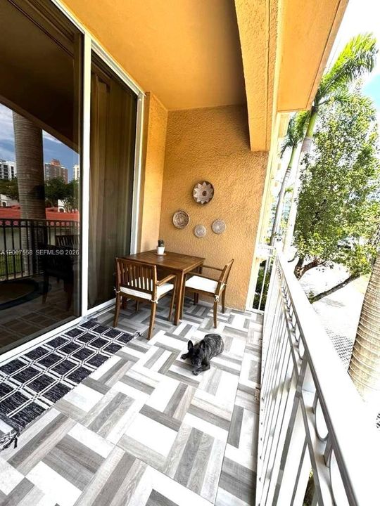 For Sale: $454,000 (2 beds, 2 baths, 1167 Square Feet)