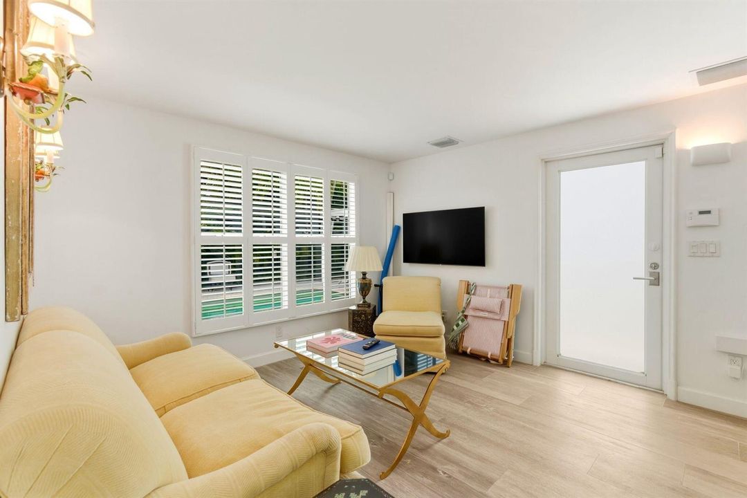 152_Chilean_Ave_Palm_Beach_FL_008