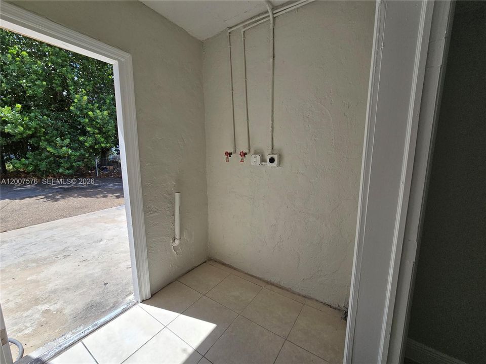 Activo con contrato: $2,800 (5 camas, 2 baños, 1538 Pies cuadrados)