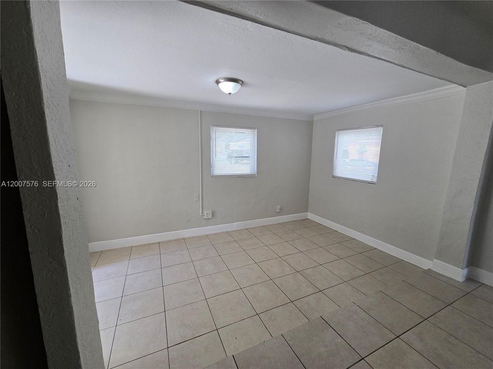 Activo con contrato: $2,800 (5 camas, 2 baños, 1538 Pies cuadrados)