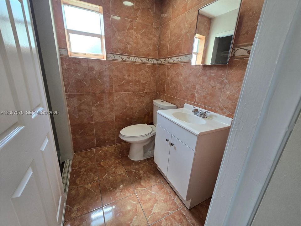 Activo con contrato: $2,800 (5 camas, 2 baños, 1538 Pies cuadrados)