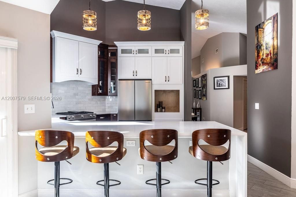 For Sale: $865,000 (3 beds, 2 baths, 1904 Square Feet)