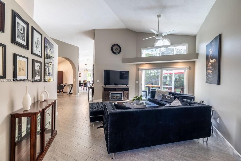 For Sale: $865,000 (3 beds, 2 baths, 1904 Square Feet)