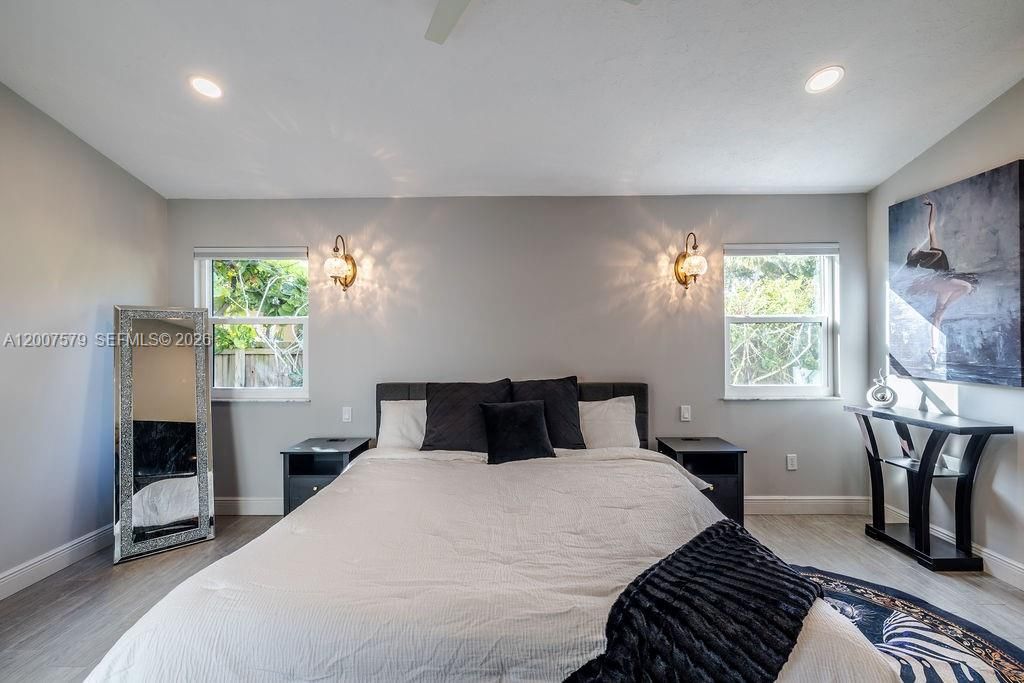 For Sale: $865,000 (3 beds, 2 baths, 1904 Square Feet)