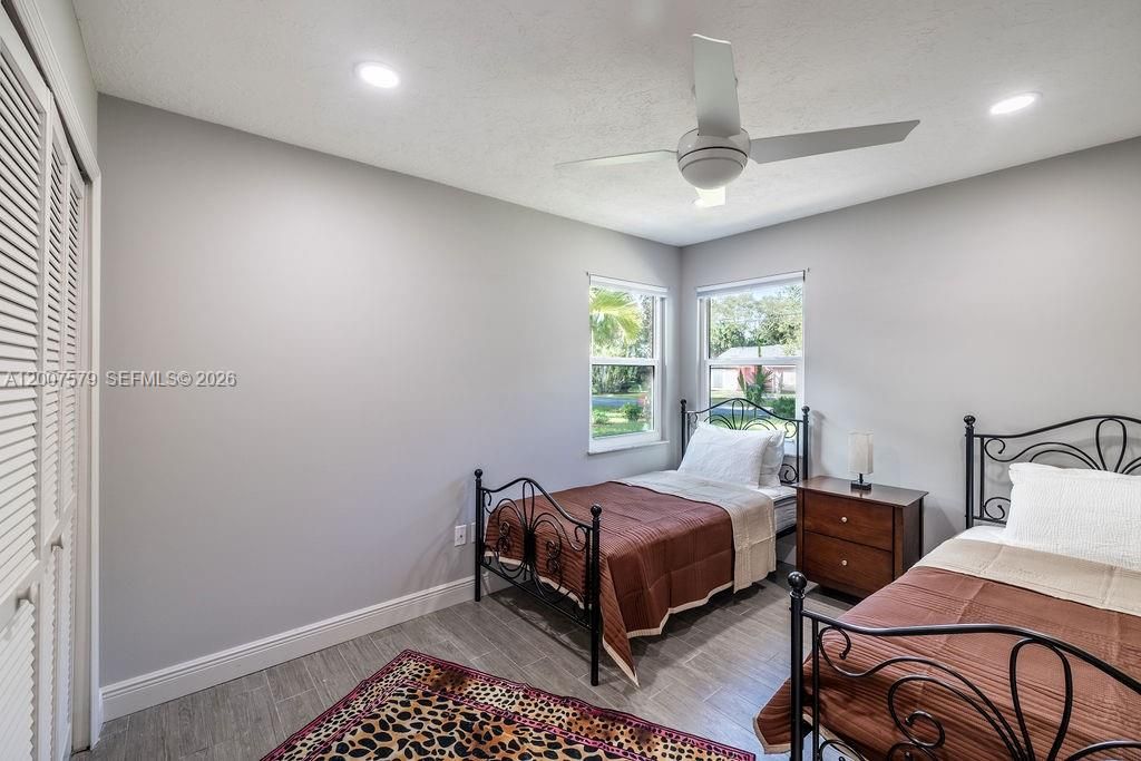 For Sale: $865,000 (3 beds, 2 baths, 1904 Square Feet)