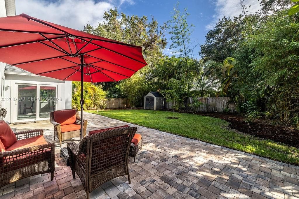 For Sale: $865,000 (3 beds, 2 baths, 1904 Square Feet)