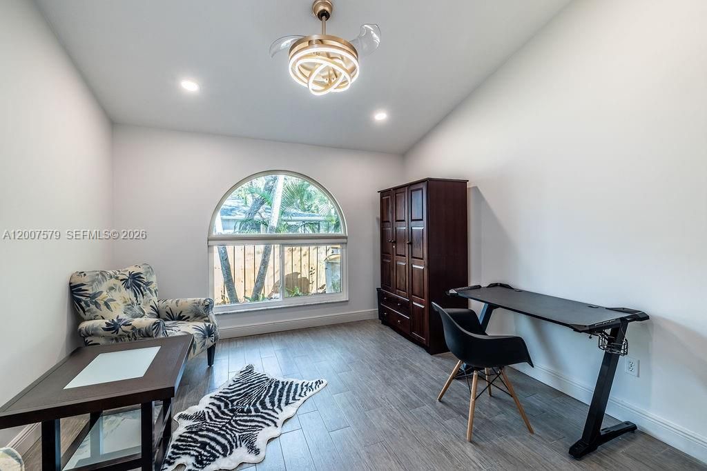 For Sale: $865,000 (3 beds, 2 baths, 1904 Square Feet)