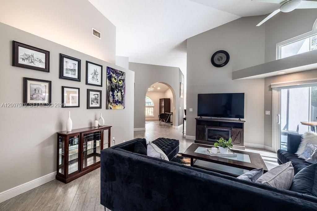 For Sale: $865,000 (3 beds, 2 baths, 1904 Square Feet)