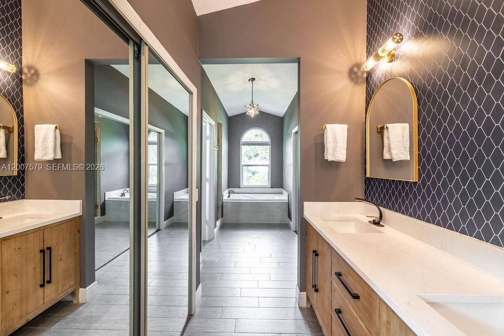 For Sale: $865,000 (3 beds, 2 baths, 1904 Square Feet)