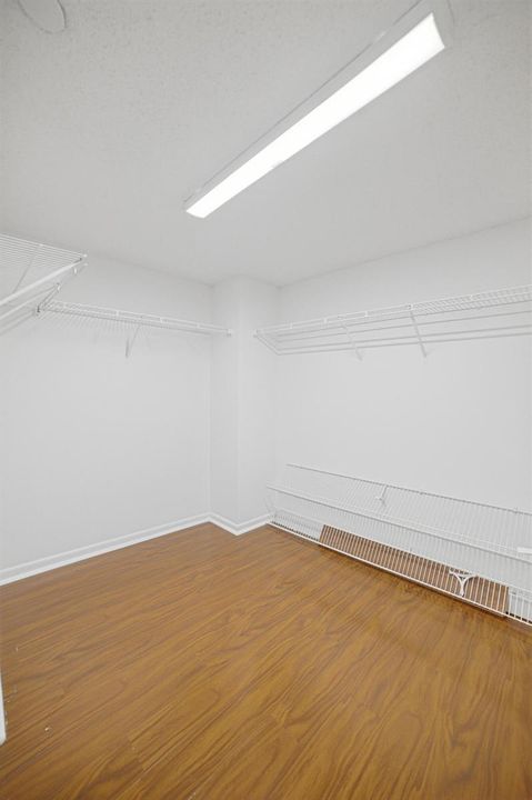 Bedroom2-Closet