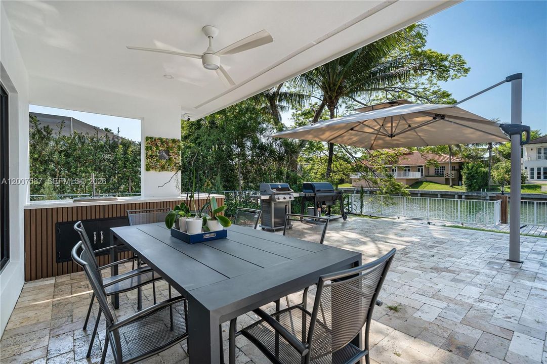 For Sale: $3,445,000 (4 beds, 5 baths, 3048 Square Feet)