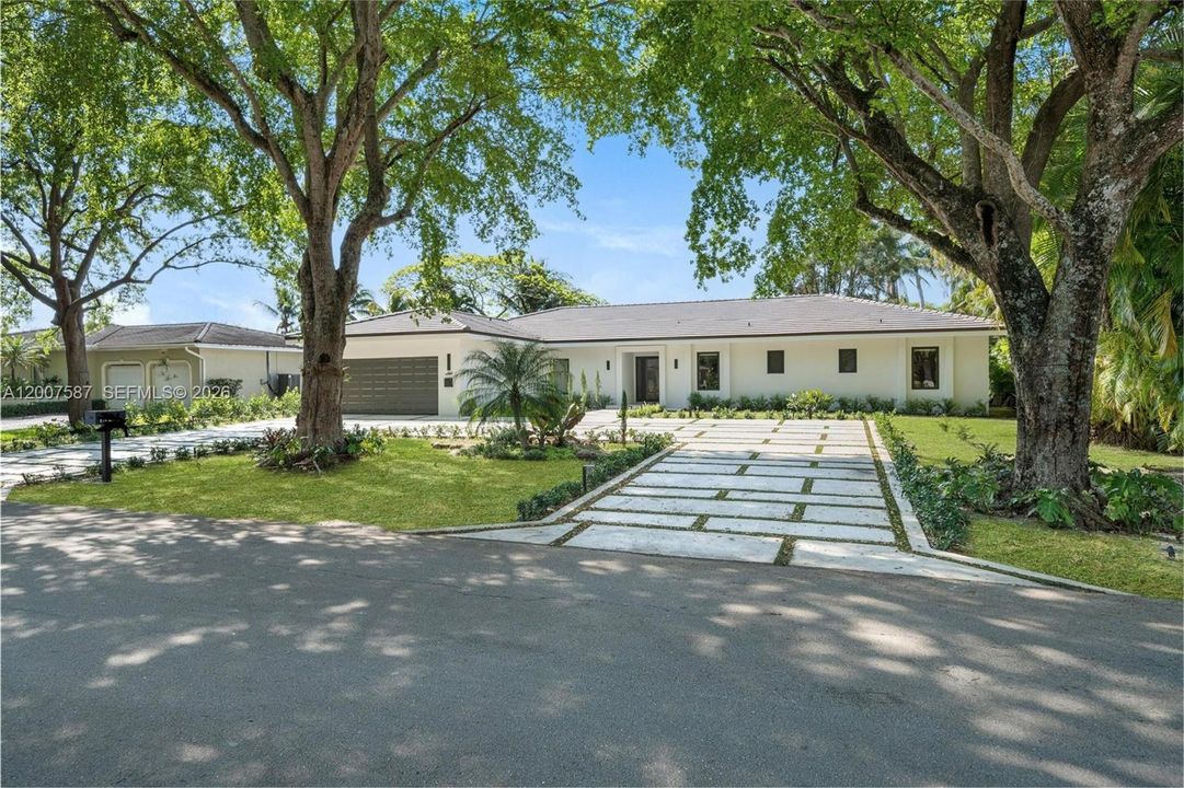 For Sale: $3,445,000 (4 beds, 5 baths, 3048 Square Feet)