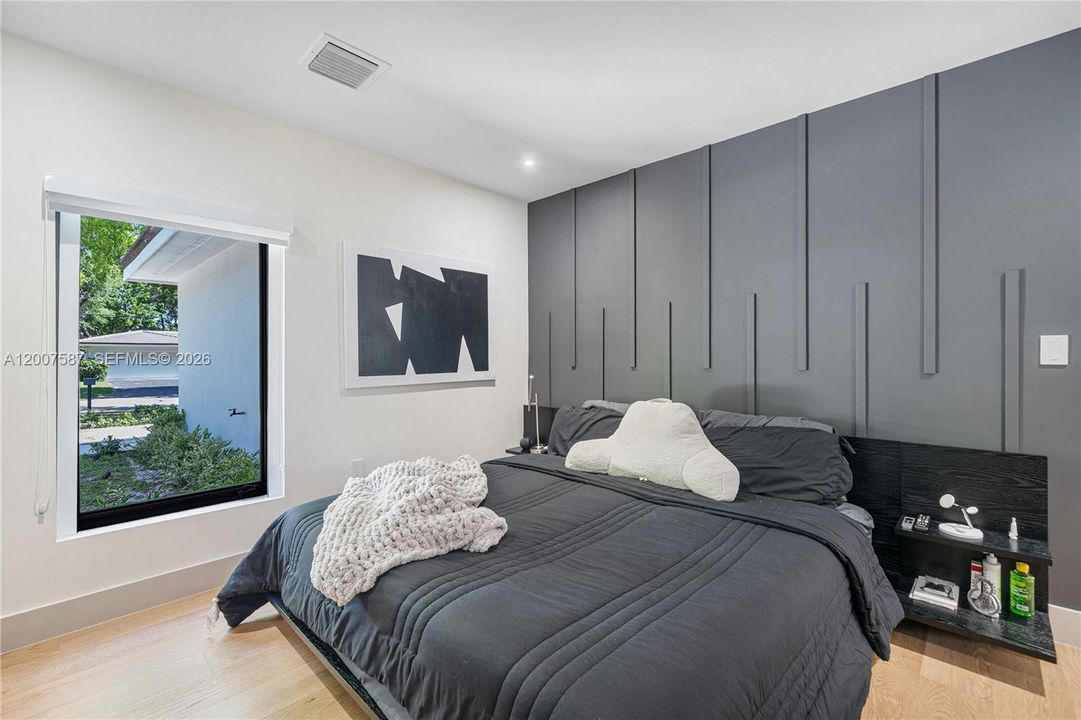 For Sale: $3,445,000 (4 beds, 5 baths, 3048 Square Feet)