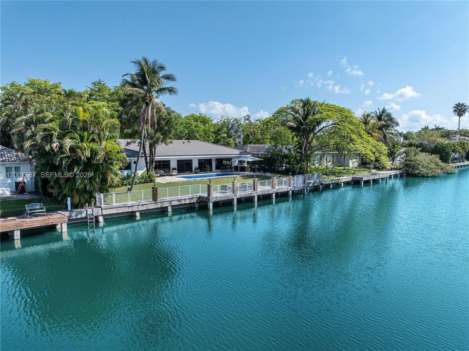For Sale: $3,445,000 (4 beds, 5 baths, 3048 Square Feet)