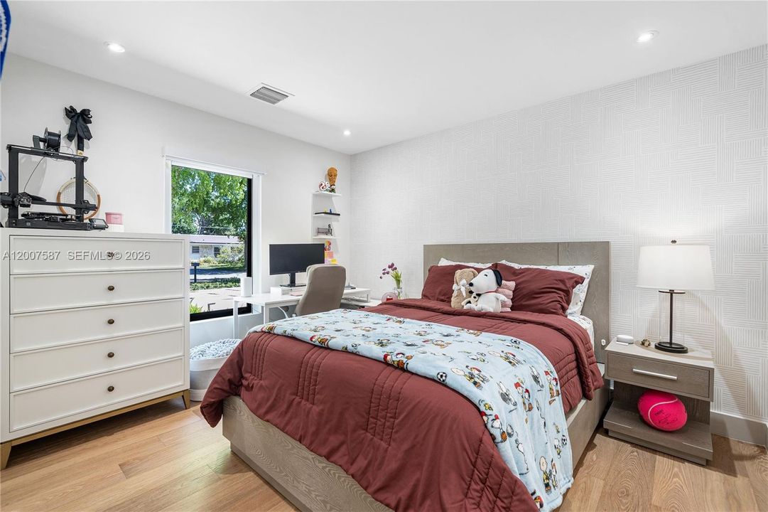 For Sale: $3,445,000 (4 beds, 5 baths, 3048 Square Feet)
