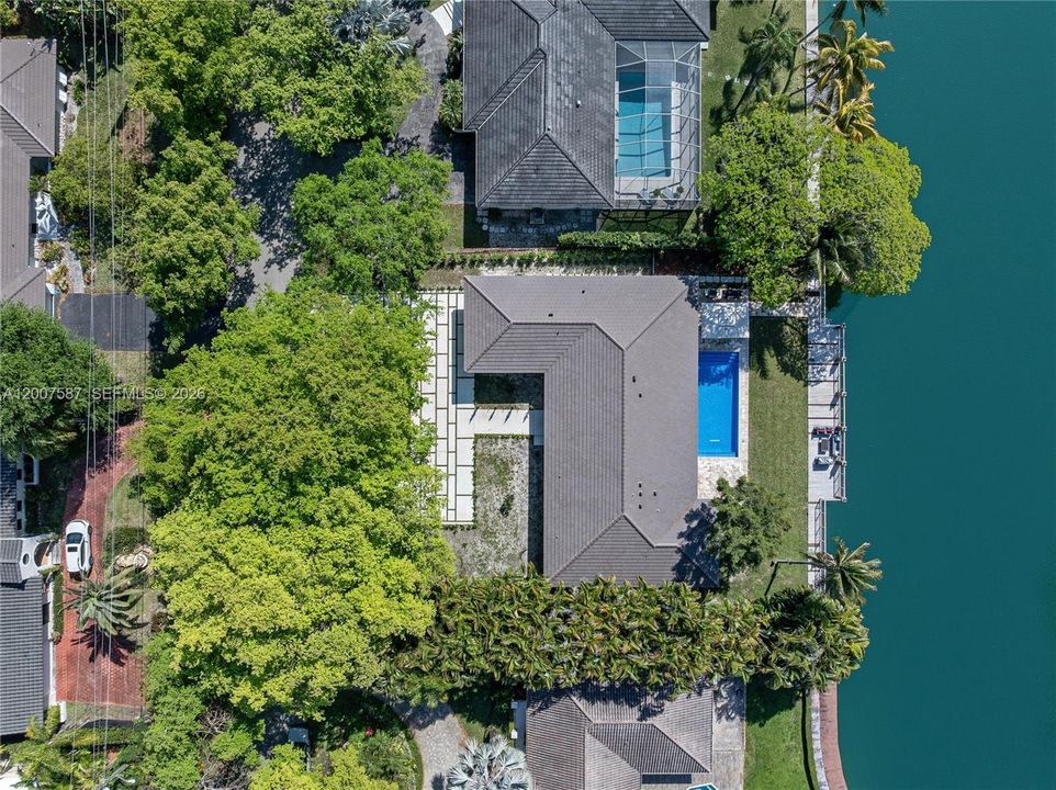 For Sale: $3,445,000 (4 beds, 5 baths, 3048 Square Feet)