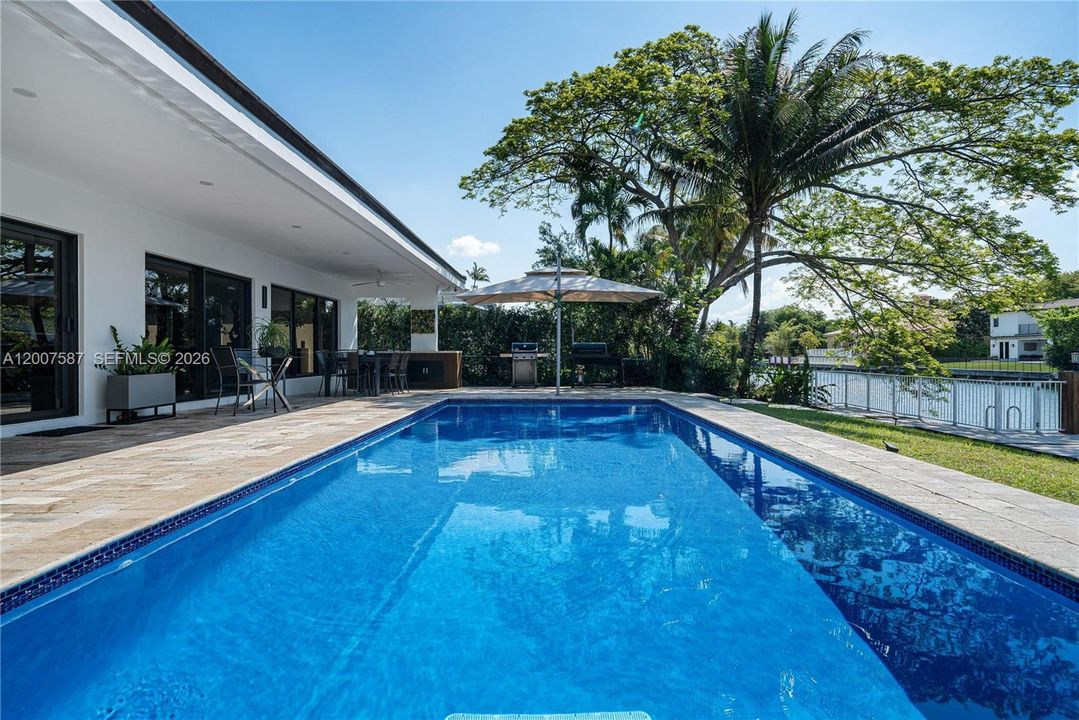 For Sale: $3,445,000 (4 beds, 5 baths, 3048 Square Feet)