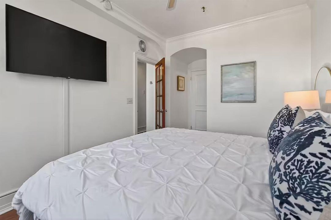 bedroom photo 2