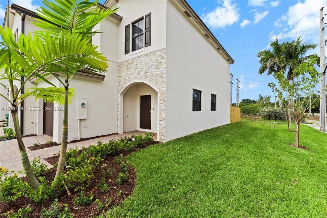 For Sale: $549,000 (3 beds, 2 baths, 1442 Square Feet)