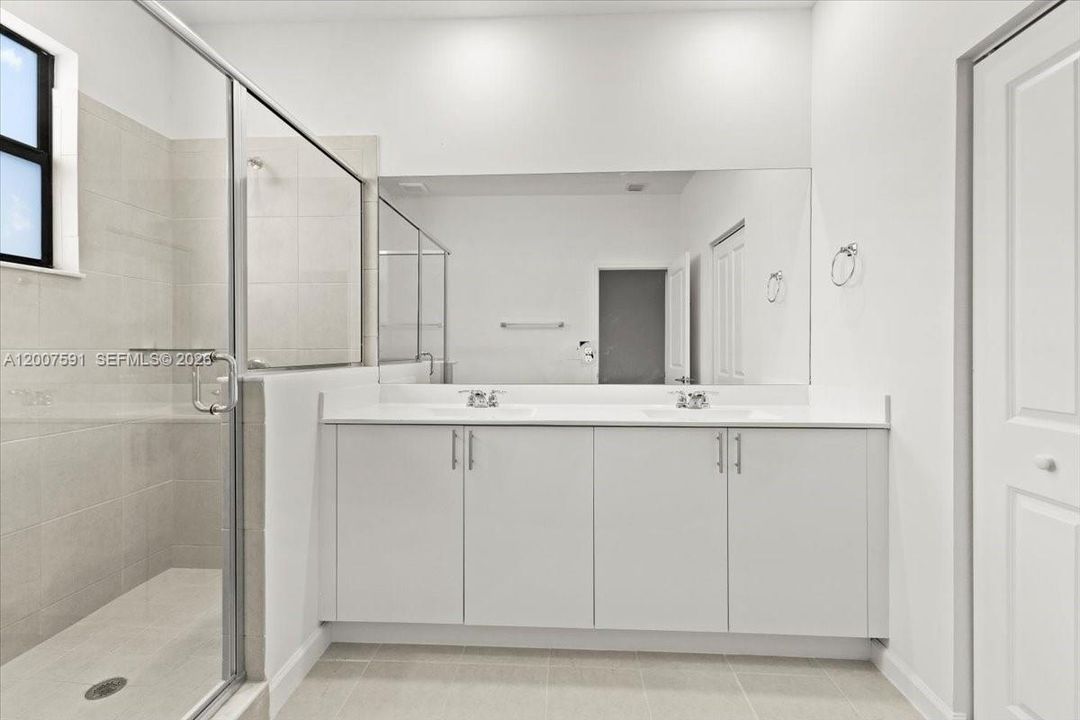 For Sale: $549,000 (3 beds, 2 baths, 1442 Square Feet)