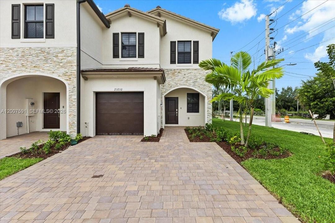 For Sale: $549,000 (3 beds, 2 baths, 1442 Square Feet)