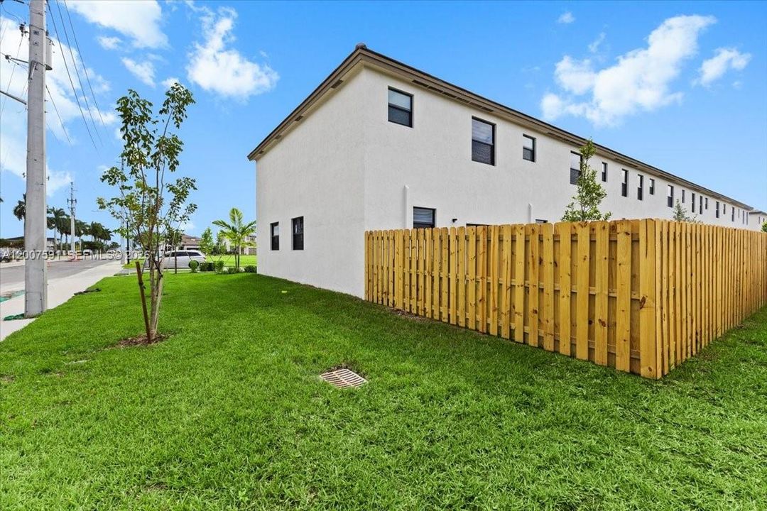 For Sale: $549,000 (3 beds, 2 baths, 1442 Square Feet)