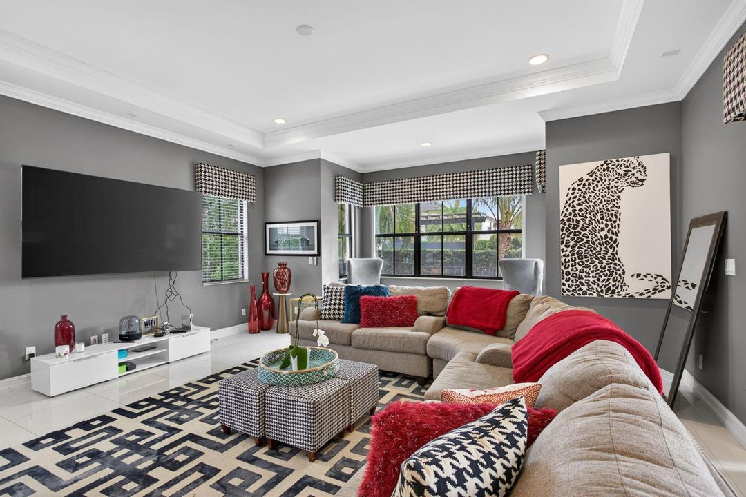 19-web-or-mls-9080-0235