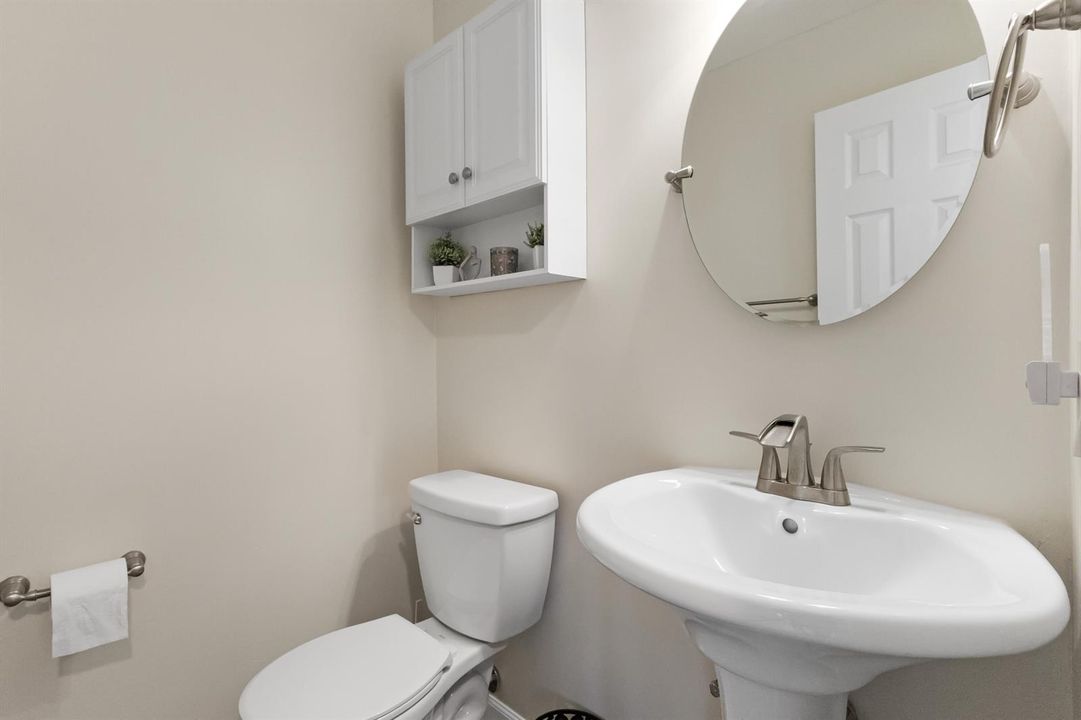 AccuTour_01 4735-nw-113th-terrace -024