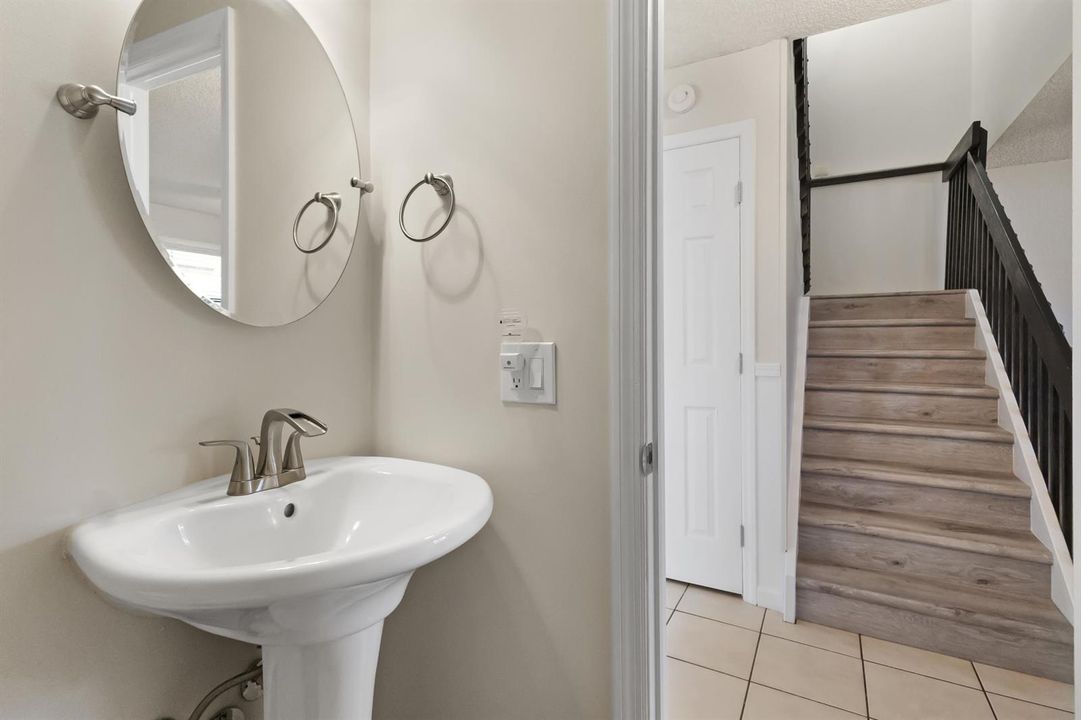 AccuTour_01 4735-nw-113th-terrace -025