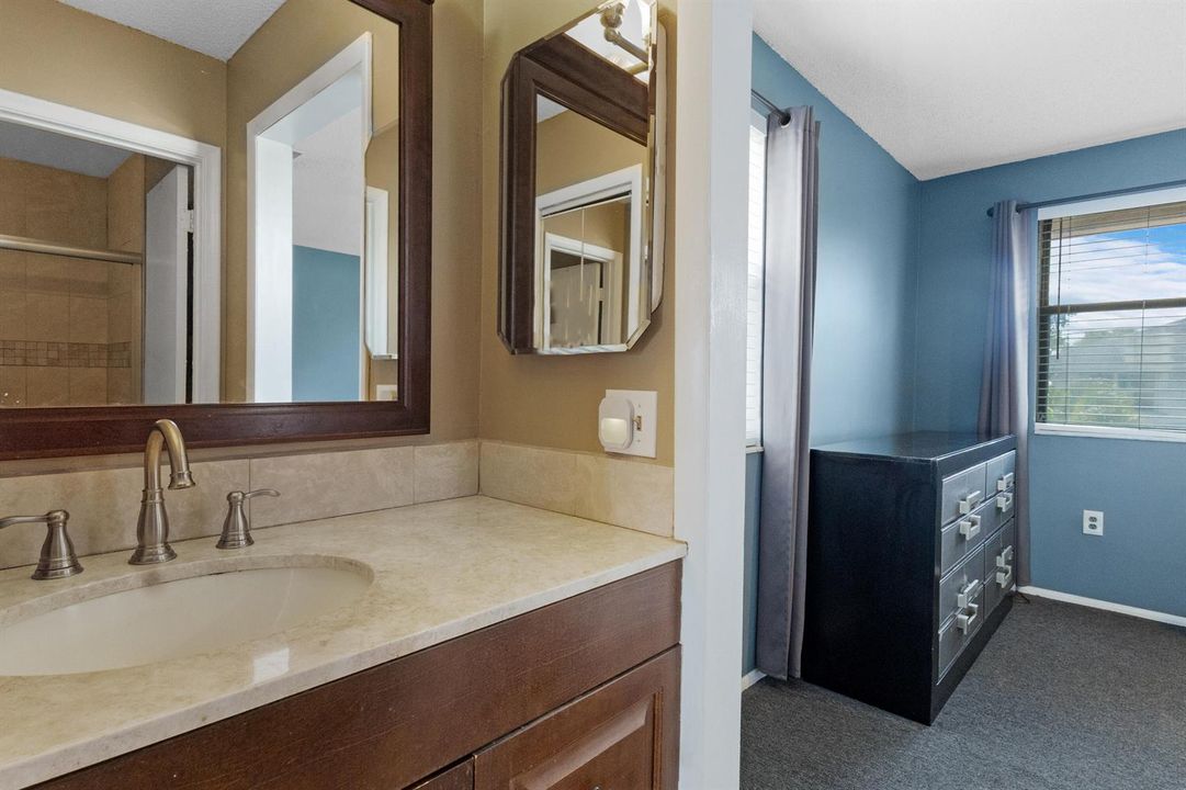 AccuTour_01 4735-nw-113th-terrace -034