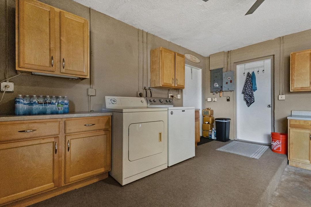 AccuTour_01 4735-nw-113th-terrace -040