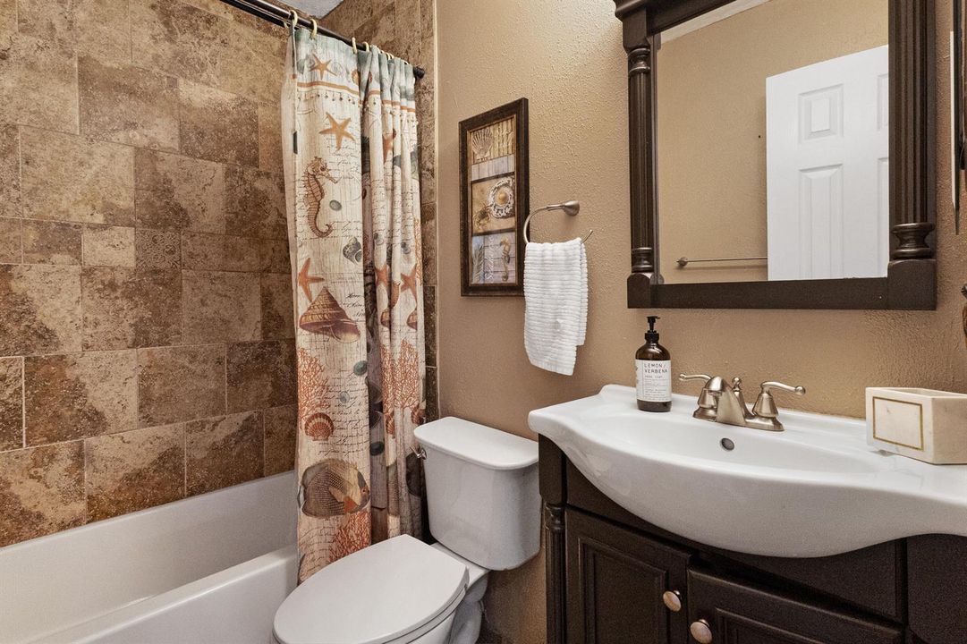 AccuTour_01 4735-nw-113th-terrace -039