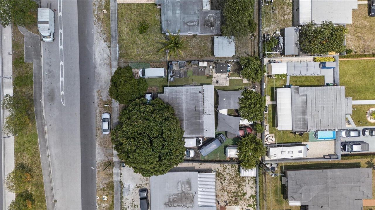 06-16201-NW-27th-Ave-Opa-locka-Windowsti