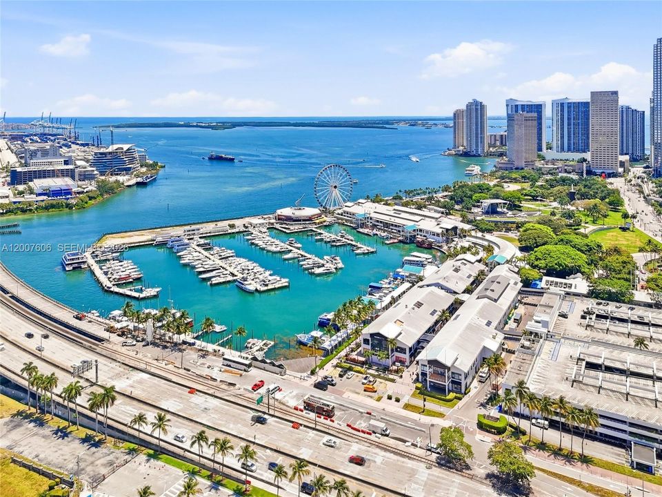 Active With Contract: $950,000 (2 beds, 2 baths, 1557 Square Feet)