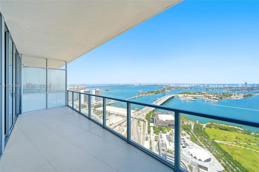 Active With Contract: $950,000 (2 beds, 2 baths, 1557 Square Feet)