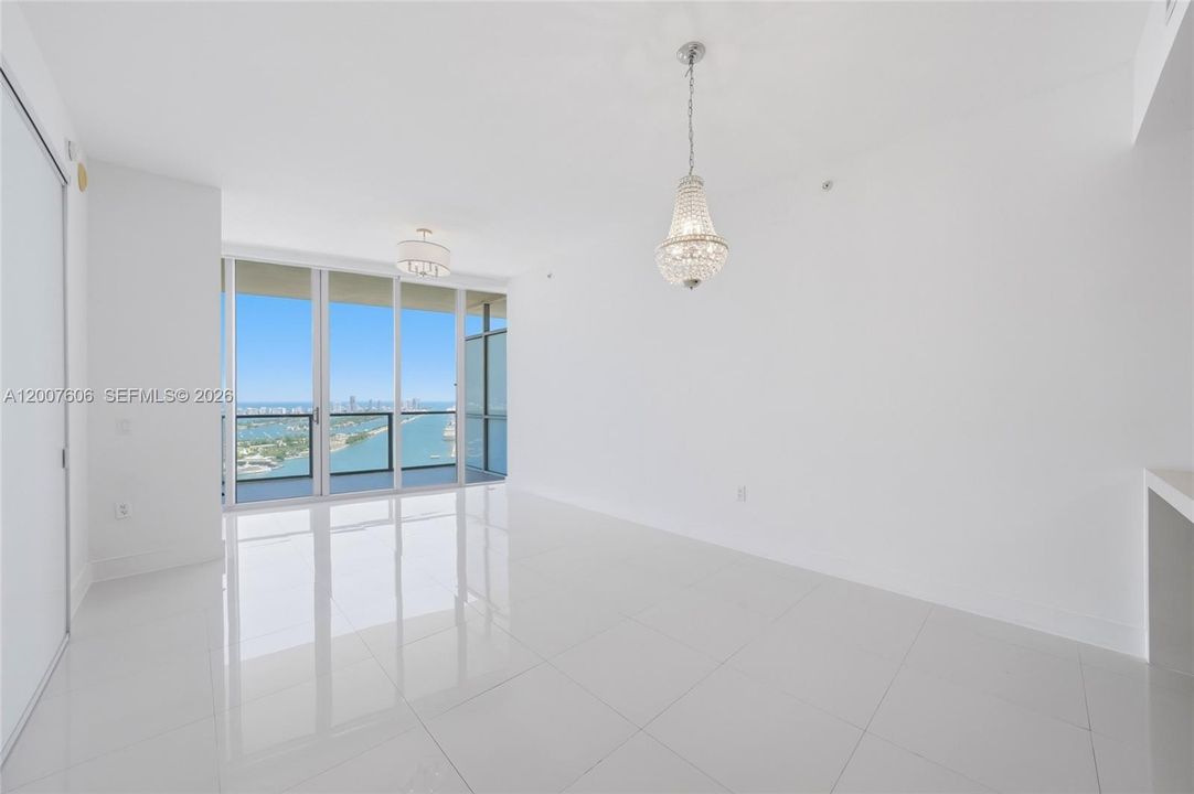 Active With Contract: $950,000 (2 beds, 2 baths, 1557 Square Feet)