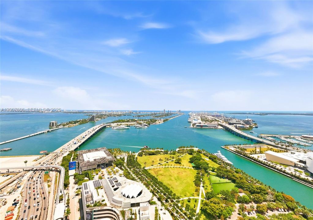 Active With Contract: $950,000 (2 beds, 2 baths, 1557 Square Feet)