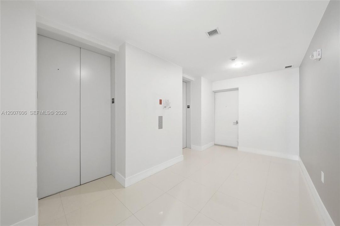 Active With Contract: $950,000 (2 beds, 2 baths, 1557 Square Feet)