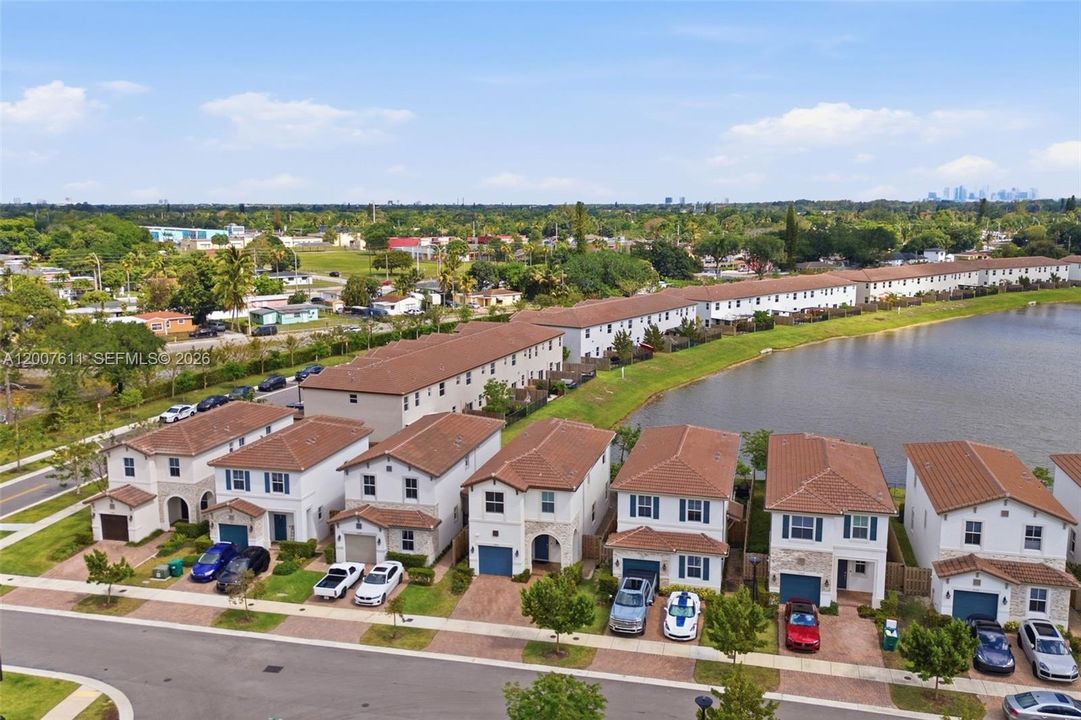 В аренду: $4,600 (5 спален, 3 ванн, 2233 Квадратных фут)