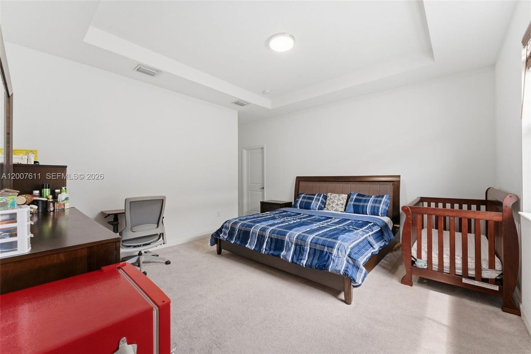 В аренду: $4,600 (5 спален, 3 ванн, 2233 Квадратных фут)
