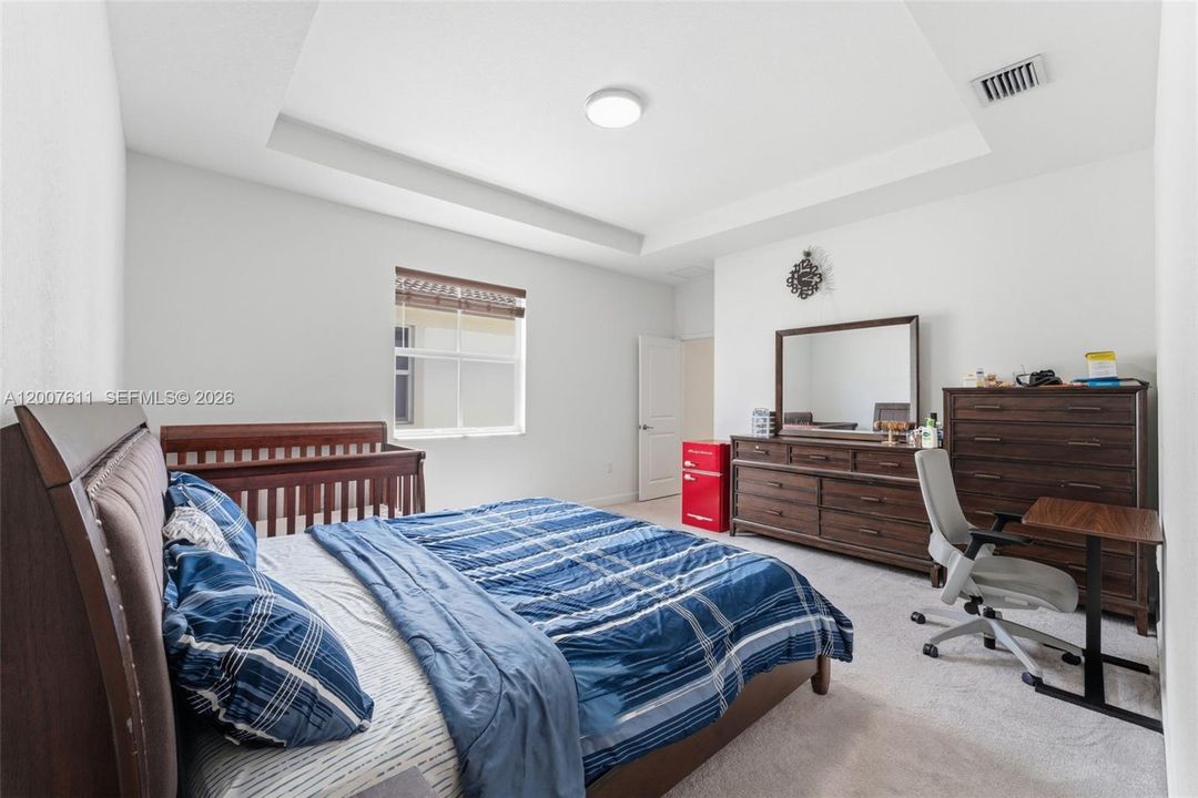 В аренду: $4,600 (5 спален, 3 ванн, 2233 Квадратных фут)