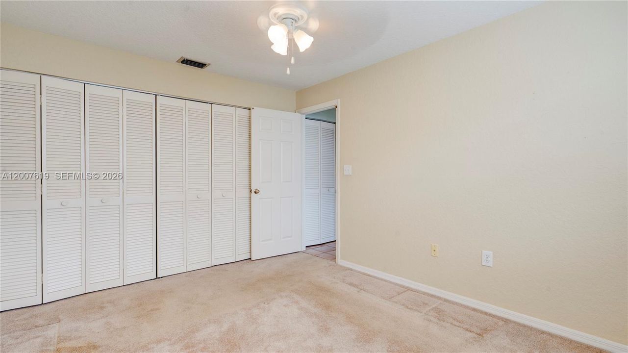 Activo con contrato: $749,000 (3 camas, 2 baños, 1740 Pies cuadrados)