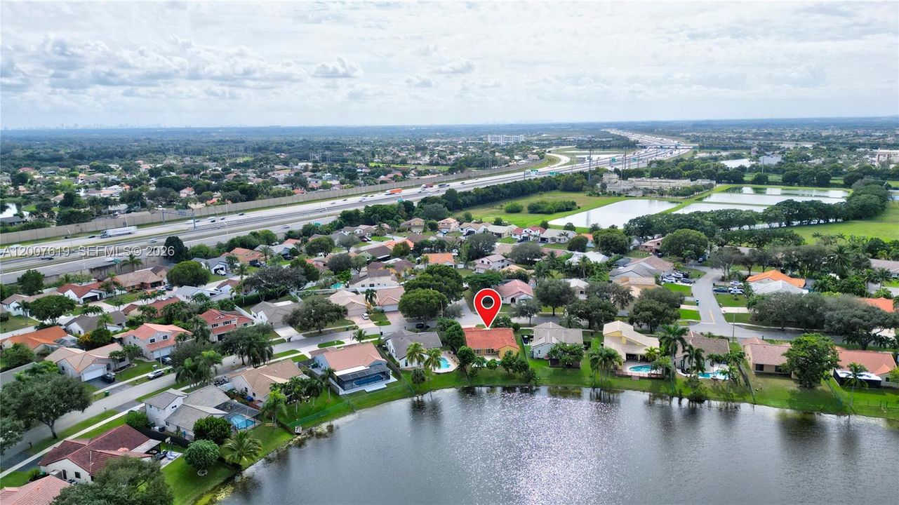 Activo con contrato: $749,000 (3 camas, 2 baños, 1740 Pies cuadrados)