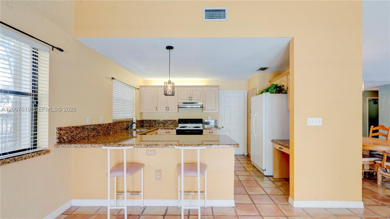 Activo con contrato: $749,000 (3 camas, 2 baños, 1740 Pies cuadrados)