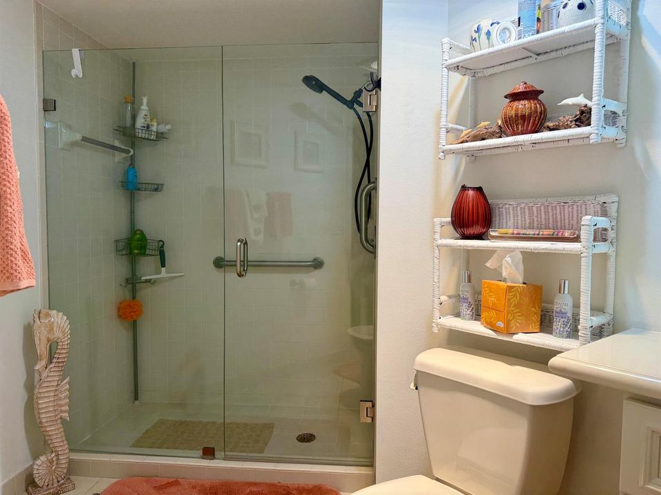 2nd Bathroom
