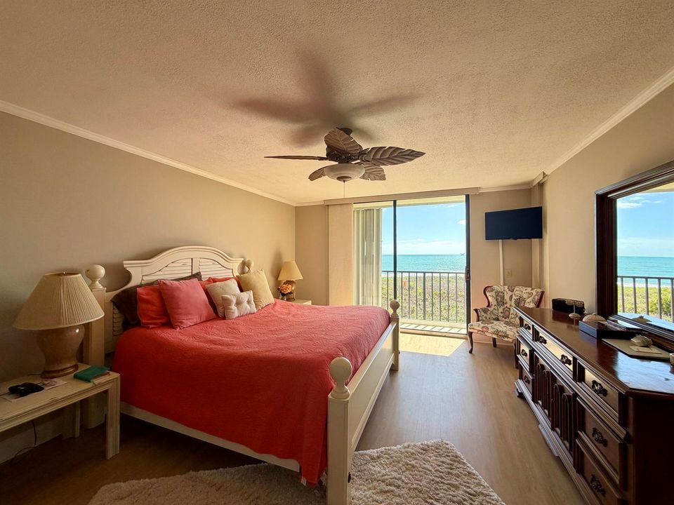 Primary Bedroom w a beautiful view